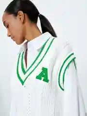 Вязаный жилет женский Zarina с вышивкой