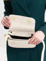 Белый женская сумка с клапаном, твердый корпус