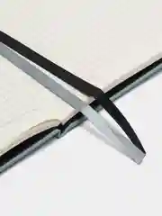 Блокнот BRAUBERG NOTE, с резинкой, 80 л, клетка, светло-серый, А5, 162 х 218 мм