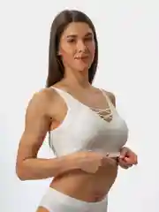 Белый нижнее белье топ и трусы. Базовое белье