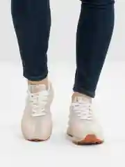 Розовый кроссовки женские