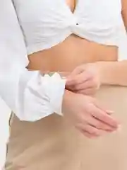 Белый топ с рукавом