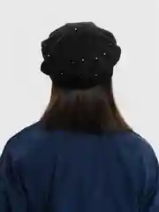 Черный берет женский