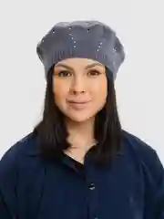 Сиреневый берет женский