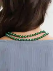 Зеленый бусы длинные