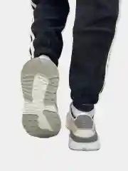 Бежевый кроссовки мужские