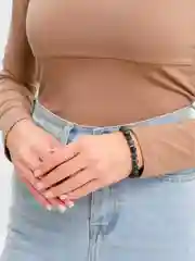 Браслет из черного лабрадора
