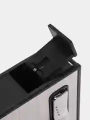 Черный портсигар с зажигалкой, с механической подачей сигарет