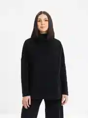 Черный костюм в рубчик