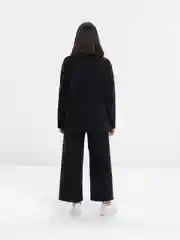 Черный костюм в рубчик