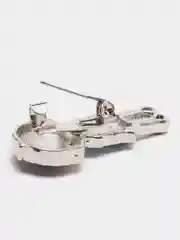 Зеленый брошь-булавка медицинская