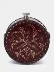 Фляжка круглая, в кожаном чехле, 0,5 литра