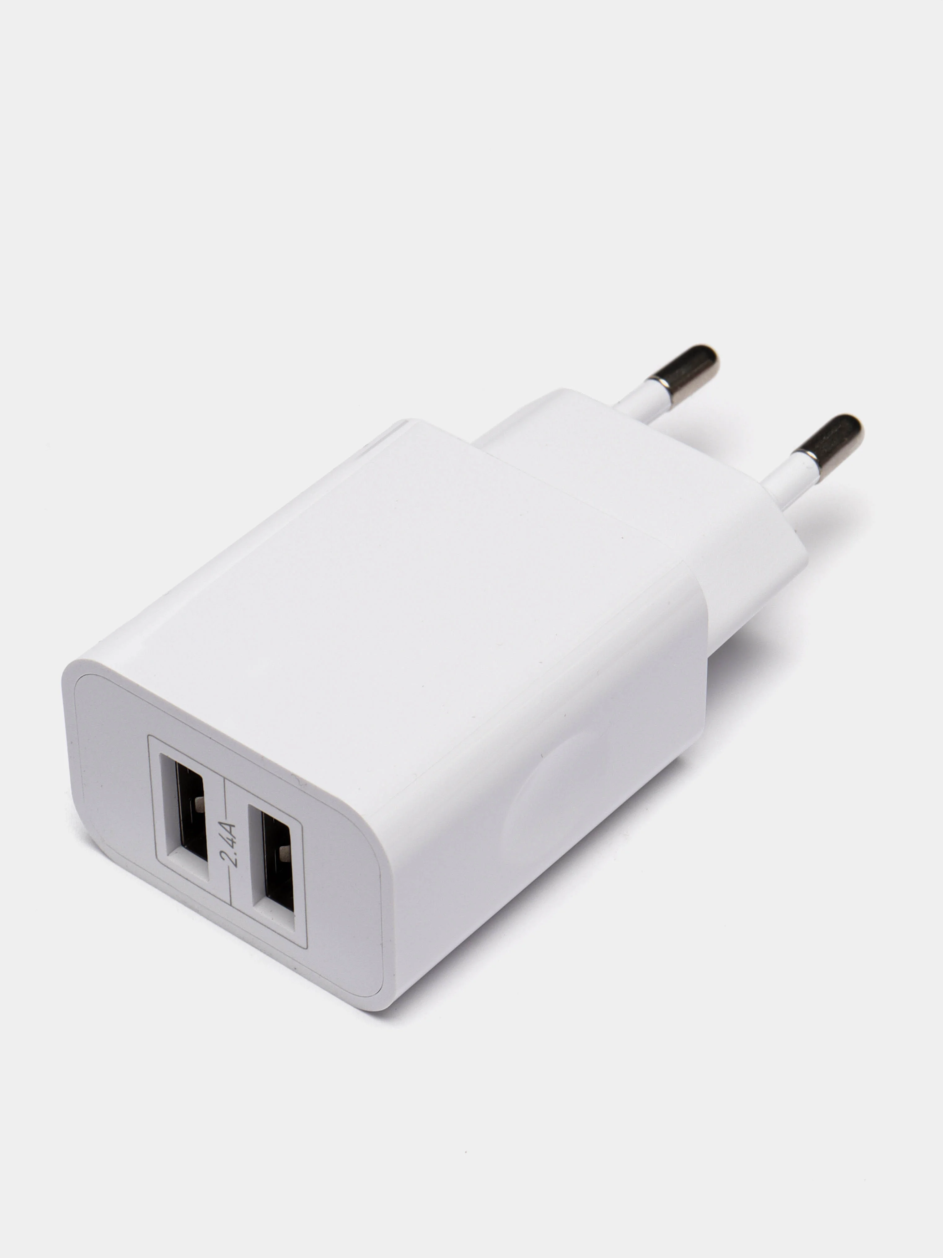 Белый сетевое зарядное устройство, 2 USB, 2.4 А