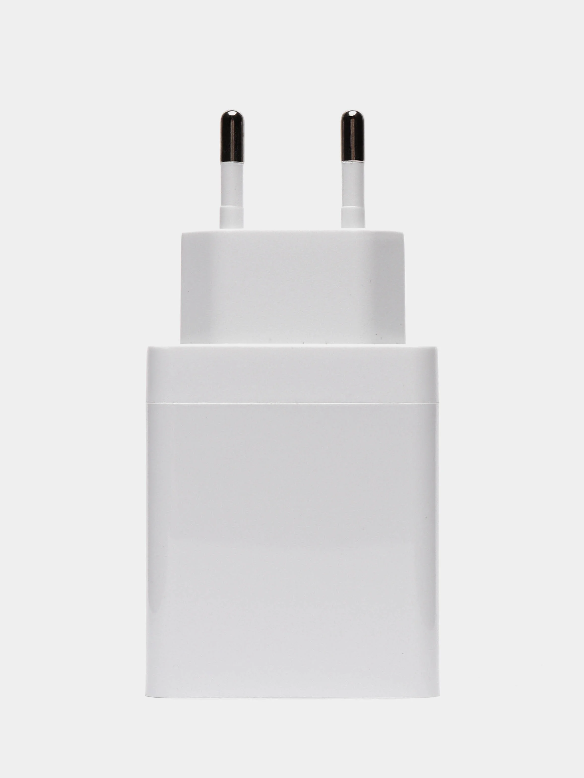 Белый зарядное сетевое устройство с быстрой зарядкой, 3 USB, 12W, 3.1А