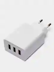 Белый зарядное сетевое устройство с быстрой зарядкой, 3 USB, 12W, 3.1А