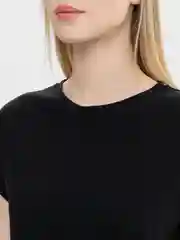 Черный футболка женская