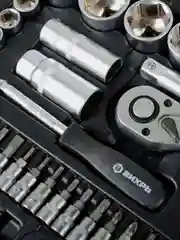 Набор инструментов АВТО 1/2" 1/4" CrV в кейсе 82 предм Вихрь