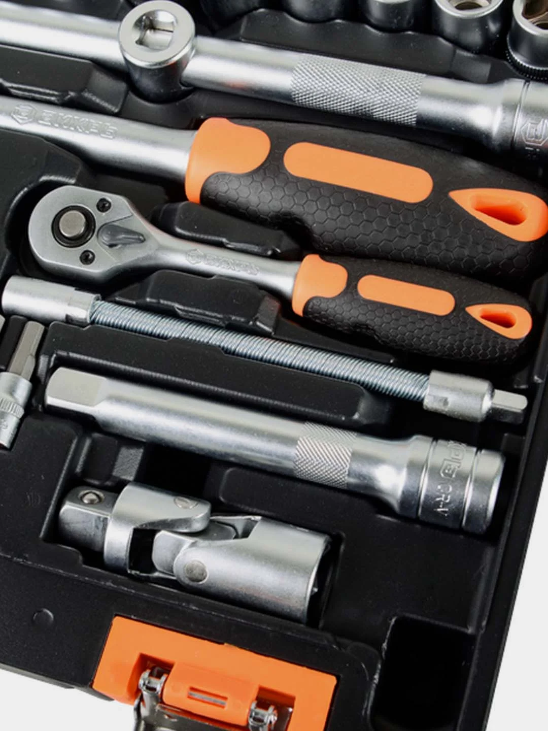 Набор инструментов АВТО 1/2" 1/4" CrV в кейсе 82 предм Вихрь