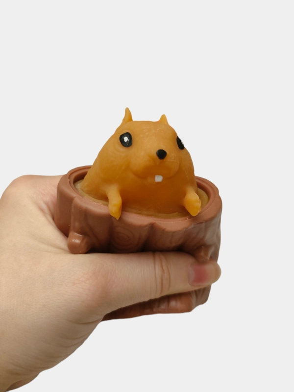 Игрушка-антистресс Дупло с белкой Нажми на меня