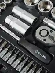 Набор инструментов 1/2" 1/4" CrV в кейсе 82 предм Вихрь