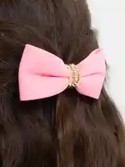 Розовый заколка бант