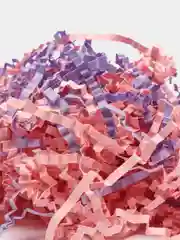 Пастельно-коралловый бумажный наполнитель
