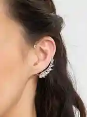 Серебряный серьга-кафф "Крылья", со стразами