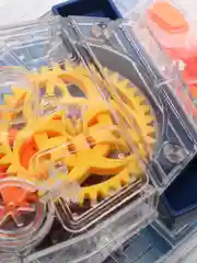 Синий прозрачный танк с шестеренками
