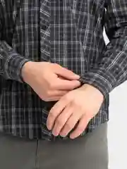 Черный рубашка мужская у клетку классическая