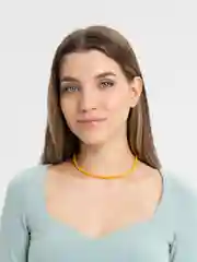 Желтый чокер из бисера на шею