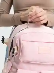 Кораллово-розовый рюкзак с большим количеством карманов