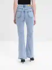 Голубой джинсы клеш