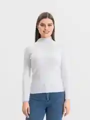 Белый водолазка
