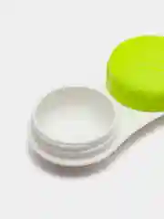 Зеленый контейнер для контактных линз