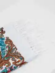 Белый платок женский с бахромой