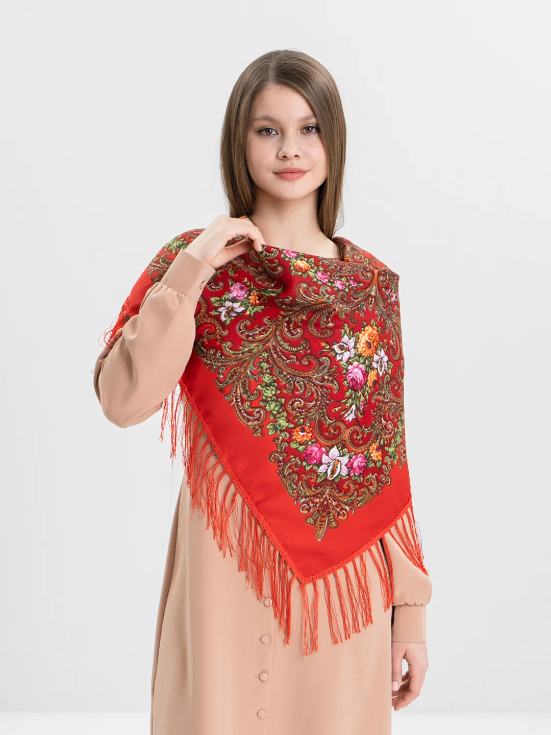 Алый женский русский платок, с бахромой
