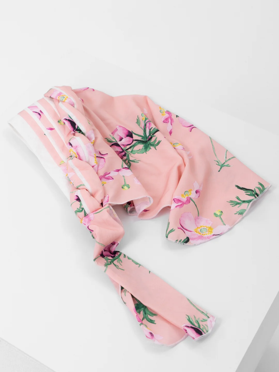 Кораллово-розовый шапка летняя