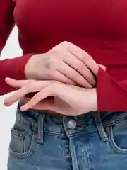 Бордовый топ с длинным рукавом, укороченный, в рубчик
