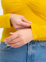 Желтый топ жеский с длинным рукавом летний