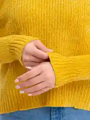 Желтый свитер женский, вязаный