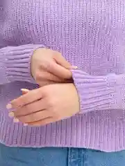 Сиреневый свитер женский, вязаный