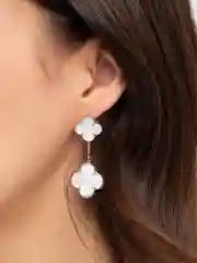 Белый серьги "Клевер"