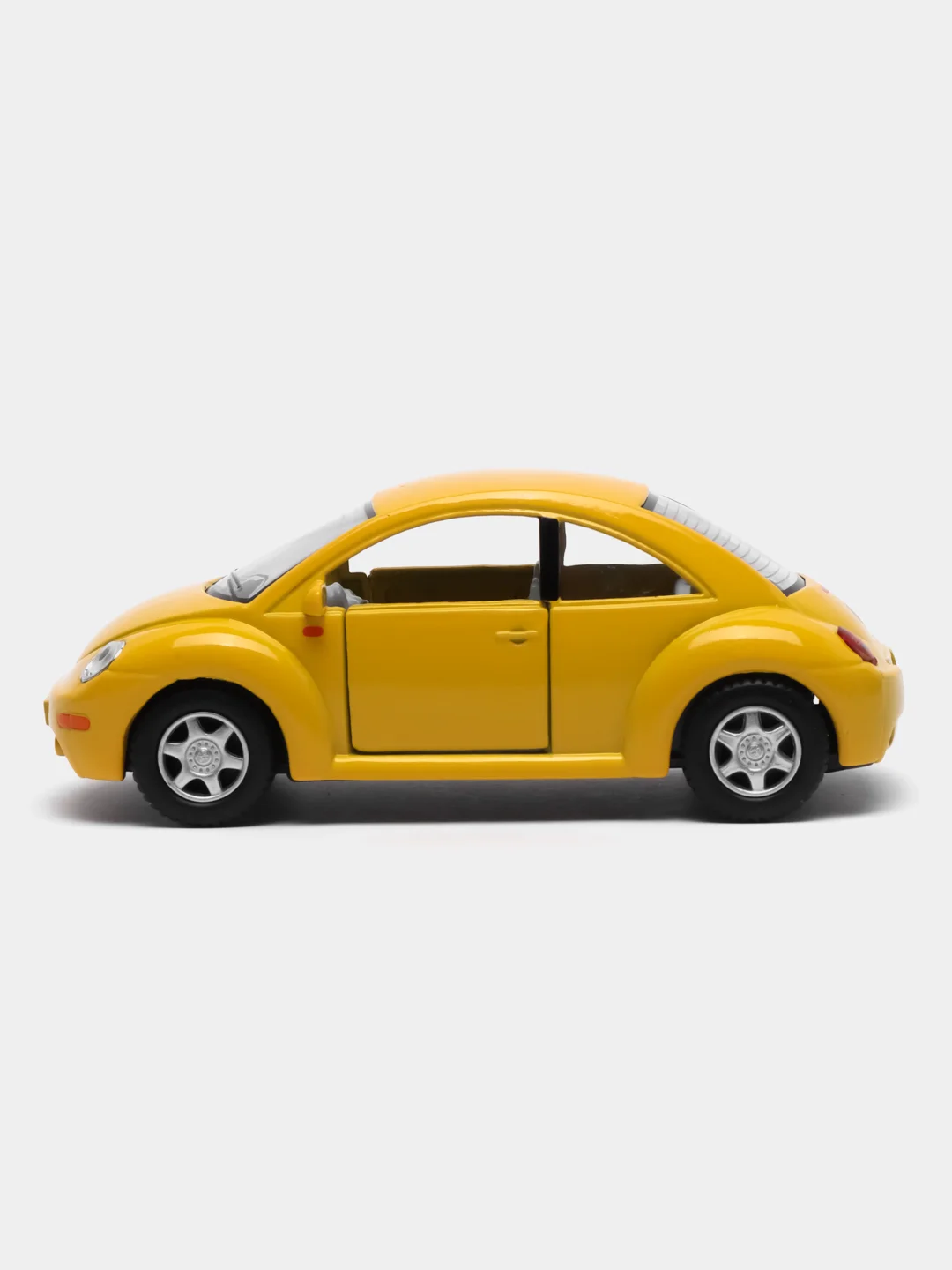 Желтый металлическая машинка Kinsmart "Volkswagen Beetle New", 1:32 KT5028D