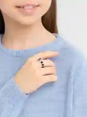 Белый колечко из бисера