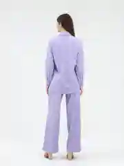 Белый костюм женский: рубашка, брюки