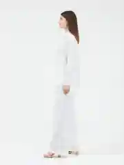 Белый костюм женский: рубашка, брюки