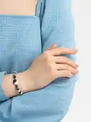 Черный красная нить, оберег