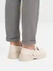 Молочный лоферы женские, демисезонные