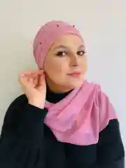 Фиолетовый платок мусульманский