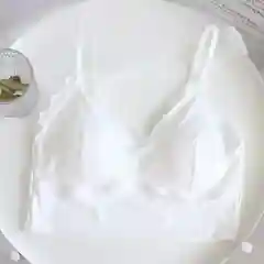 Белый топ с кружевом, укороченный